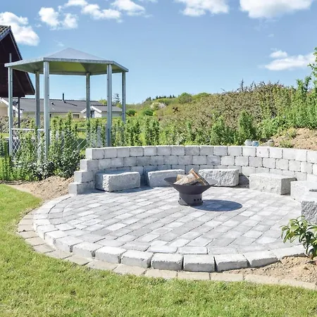 Three-bedroom Holiday In Juelsminde *