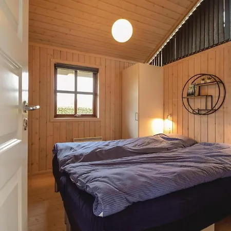 Holiday home Three-bedroom Holiday In Juelsminde