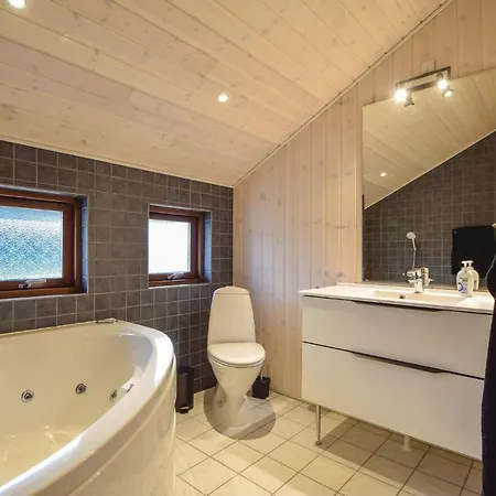 Holiday home Three-bedroom Holiday In Juelsminde Sonderby (Midtjylland)